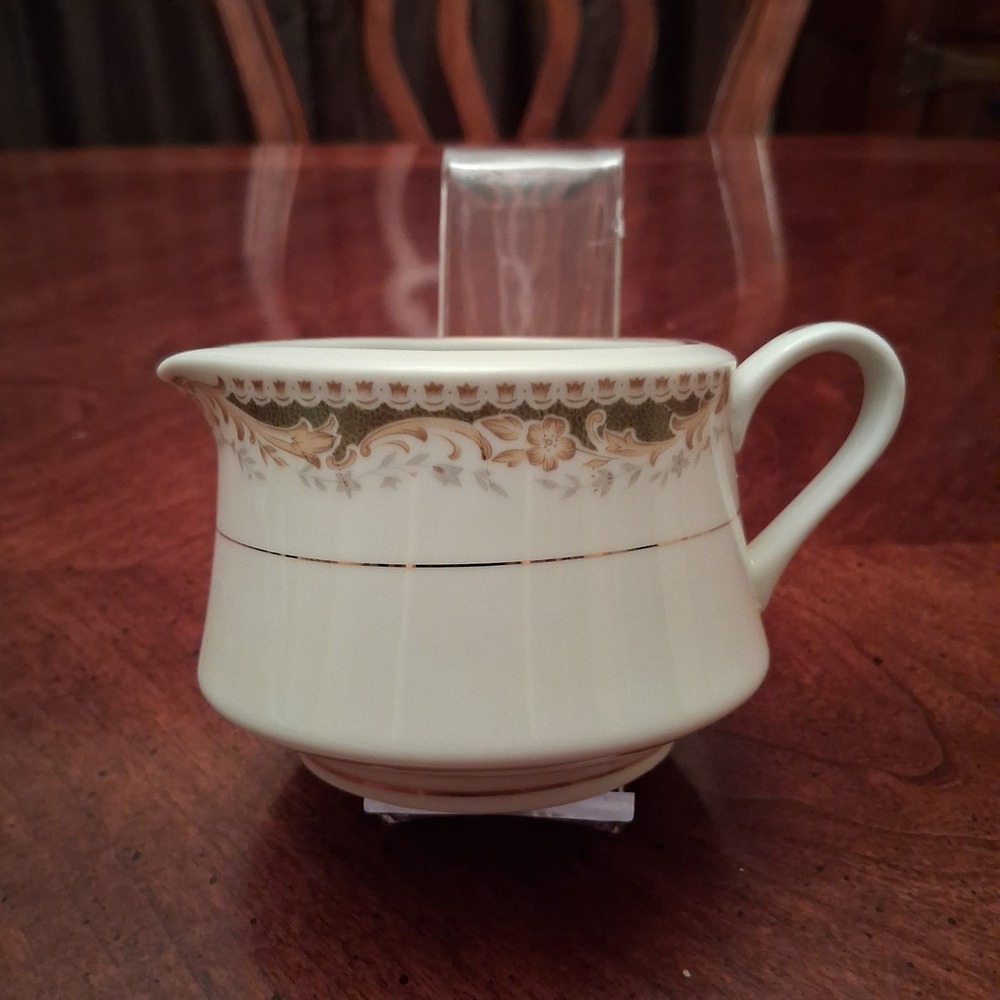 Signature Collection Queen Anne Fine China Creamer Japan Gold Trim Floral Scroll